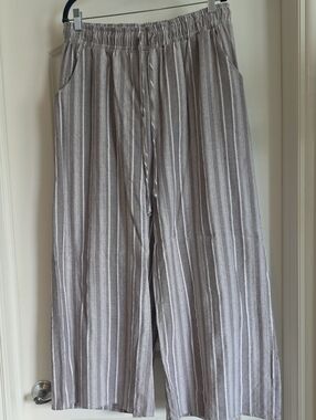 EUC white birch XL Gray and White Striped Elastic-Waist Pants